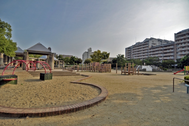 百道タワー 公園：百道中央公園　350m　近隣